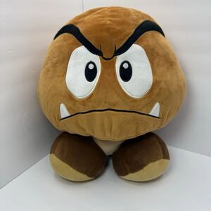 NWT Nintendo Club Mocchi Super Mario Bros Goomba Large 15" Plush Tomy